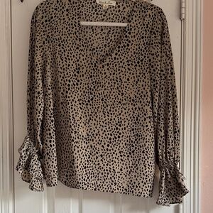 Vine & Love animal  print ruffled long sleeve details blouse. SMALL